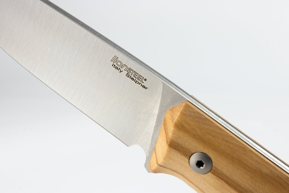 Nóż LionSteel Bushcraft Olive Wood, Satin Blade (B35 UL) 8 jpg